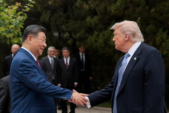 Bị Mỹ tố 'ăn cắp' mô mình AI, Trung Quốc thẳng thừng đáp trả