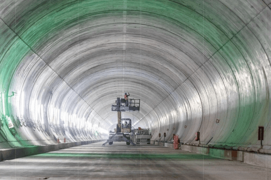 Huy động cỗ máy TBM khổng lồ cho siêu dự án hầm đường sắt xuyên núi dài 55km, vốn đầu tư 315.000 tỷ đồng