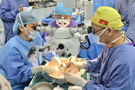 Lần đầu tiên Việt Nam ghép thành công dương vật từ người hiến chết não