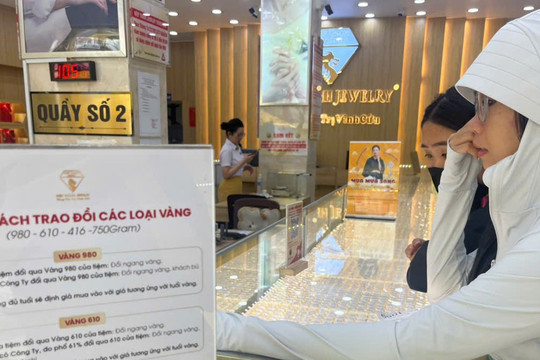 'Bạc mặt' vì vàng, kim cương