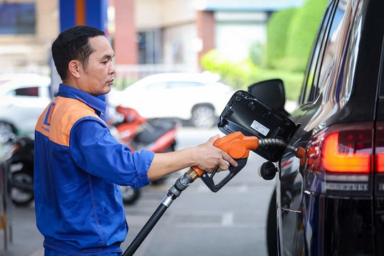 Giá xăng điều chỉnh từ chiều nay