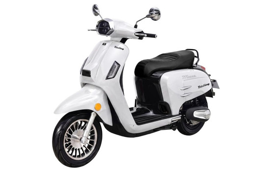 Hãng xe máy điện Việt tung con bài chiến lược: Chạy 250km một lần sạc, pin LFP bảo hành cả thập kỷ để lấy lòng khách hàng