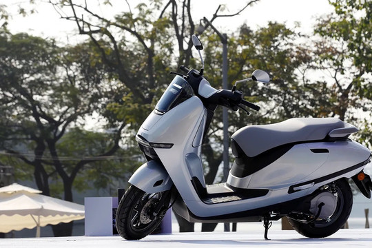 Honda tung loạt ưu đãi khủng cho xe máy điện: Giảm thẳng hơn 20 triệu, tặng kèm quà đắt tiền