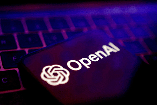 OpenAI giảm giá sốc tới 80% vì sức ép từ Trung Quốc
