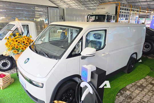 Xe van điện Việt sắp đón thêm đối thủ mới với sức mạnh gần 170 mã lực, cần số như Mercedes, sạc đầy chạy 270 km