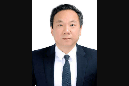 Cách chức, tịch thu tài sản, khai trừ khỏi Đảng đối với nguyên Phó Thị trưởng Thành phố sinh năm 1973 do bị nghi ngờ phạm tội nhận hối lộ tại Trung Quốc