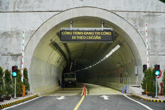 Việt Nam sắp hoàn thiện hầm đường bộ dài thứ 3 cả nước, rút ngắn hành trình qua đèo từ 30 phút xuống còn 6 phút