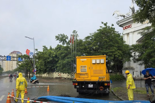 Chủ tịch Hà Nội: Công khai kết quả đầu tư các dự án chống ngập để người dân giám sát