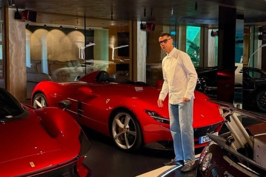 Bộ sưu tập siêu xe trị giá hàng chục triệu USD của Cristiano Ronaldo