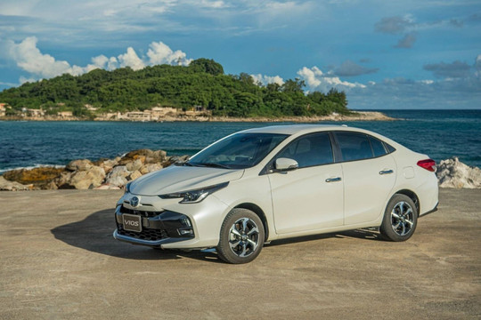 Toyota Vios hạ giá kịch sàn để bảo vệ ngôi vương