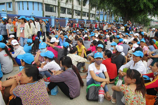 Khoảng 800 công nhân tại Thanh Hóa ngừng việc tập thể do bất đồng với lãnh đạo, cơ quan chức năng cùng công an lập tức vào cuộc
