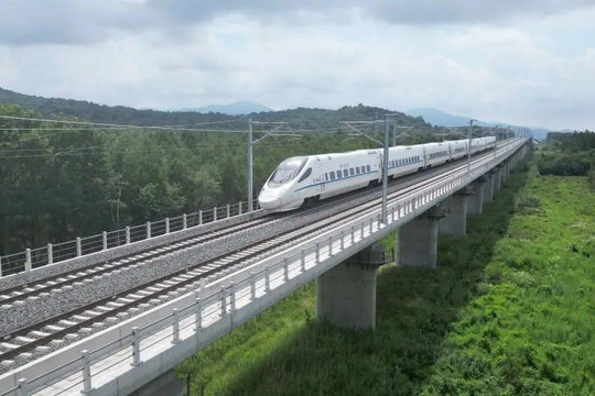 Siêu dự án đường sắt cao tốc nối hai thành phố bước vào giai đoạn chạy thử: Vốn đầu tư 174.000 tỷ đồng, rút ngắn thời gian di chuyển từ 7 giờ xuống còn 2 giờ