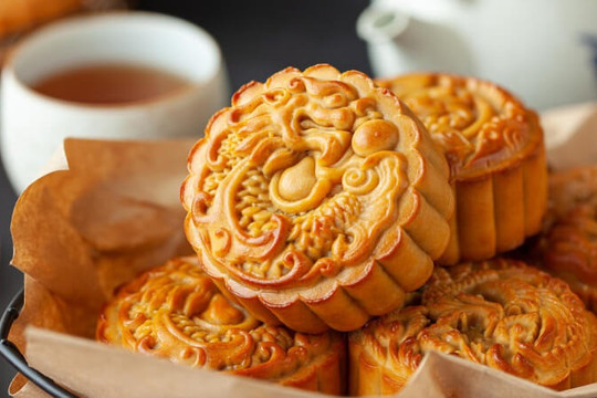 Bánh trung thu 'nhà làm' tràn chợ mạng: Cảnh báo khiến người mua hoang mang