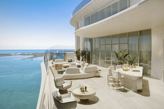 Bán thành công căn penthouse rộng gần 930m2 với giá 1.230 tỷ đồng