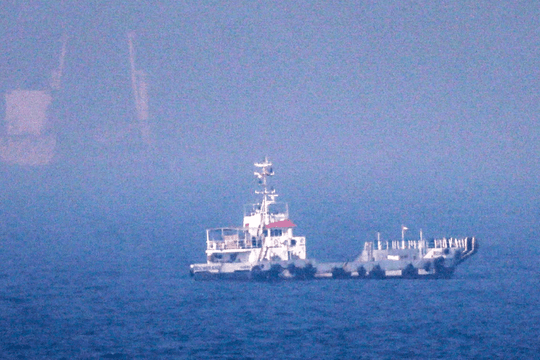 Eo biển Hormuz nóng trở lại: Mỹ ép 55 tàu quay đầu, đàm phán bế tắc