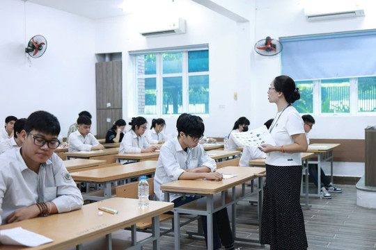 Đề xuất phạt tới 75 triệu đồng đối với hành vi làm lộ, mua bán đề thi