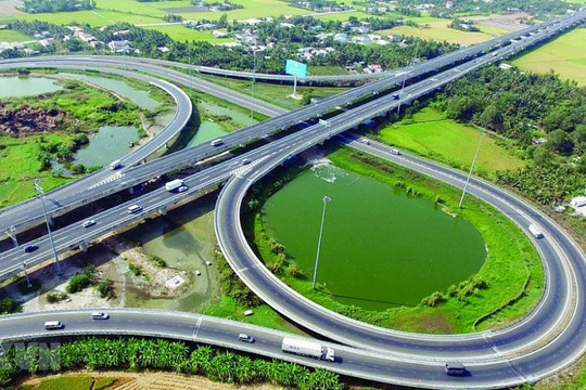 Đồng bằng sông Cửu Long sắp hình thành cao tốc gần 94.000 tỷ đi xuyên vùng, giảm tải cho quốc lộ dài nhất Việt Nam