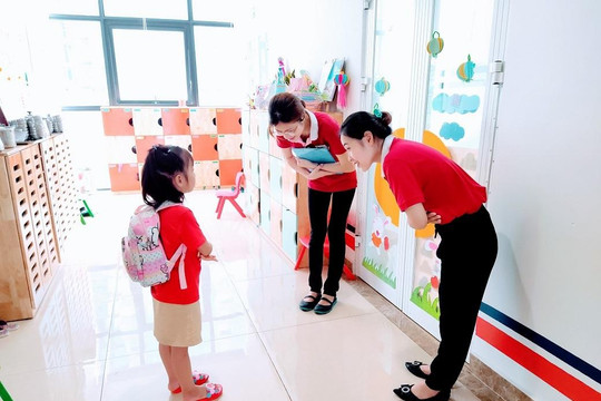 Đại biểu Quốc hội lo ngại bởi nhiều trẻ em không biết tự chào hỏi khi khách đến nhà