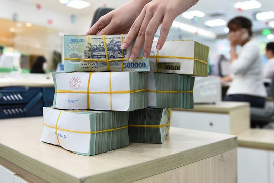 Tiền gửi dân cư vượt 11 triệu tỷ đồng