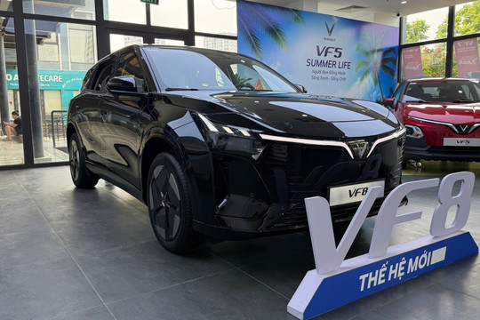 Soi VF 8 thế hệ mới trước khi đến tay khách hàng: Ngoại hình y hệt bản trưng bày, hóa ra VinFast đã âm thầm thay đổi nhiều thứ