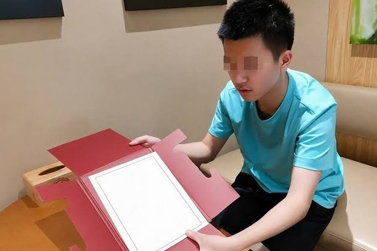 Nam sinh học giỏi thừa điểm chuẩn nhưng trượt Đại học top đầu chỉ đậu Cao đẳng, Công an tiến hành điều tra và tuyên bố rõ lý do