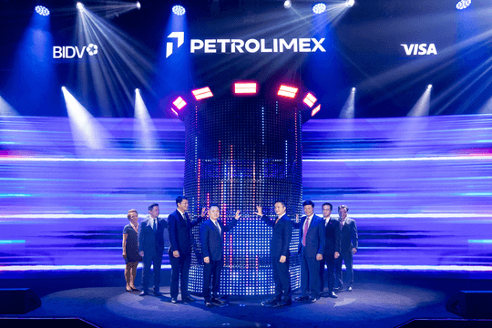 Petrolimex ra mắt Ứng dụng Petrolimex 2.0 và Thẻ đồng thương hiệu với BIDV-Visa