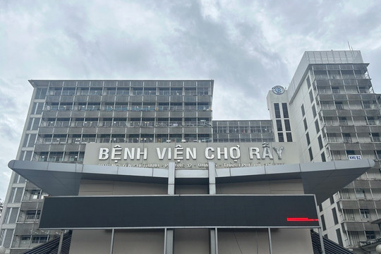 Một bệnh viện Trung ương cảnh báo đến hàng nghìn bệnh nhân