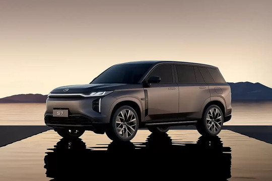 Mẫu SUV chạy hơn 200 km không tốn một giọt xăng sắp về Việt Nam, ngoại hình như Range Rover, trang bị vượt cả Everest và Sorento