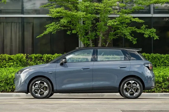 Đến cùng với Mitsubishi Xforce, mẫu SUV cỡ B đến từ thương hiệu lớn giá chỉ 250 triệu, công nghệ lái tân tiến, khách hàng Việt nhìn sẽ ưng ý