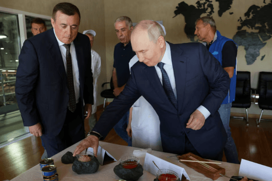 Hàm ý với quan hệ Trung - Nhật khi Tổng thống Nga Putin đặt chân tới Kuril