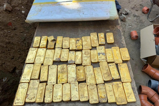 Nhóm thợ xây bất ngờ phát hiện 'kho vàng' trị giá gần 272 tỷ đồng trong lúc cải tạo tòa nhà