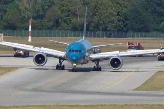 Máy bay Vietnam Airlines gặp sự cố, phải quay đầu hạ cánh ở Đức