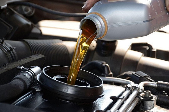 Tự thay dầu tại nhà, chủ xe Subaru bị hãng từ chối bảo hành