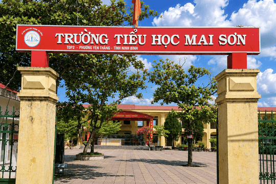 Nữ hiệu trưởng đập bàn, ném cốc khi về thăm trường cũ: Chính quyền nói gì?