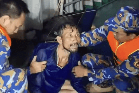 Người đàn ông sống sót thần kỳ sau 4 ngày trôi dạt trên biển đã trở về đất liền