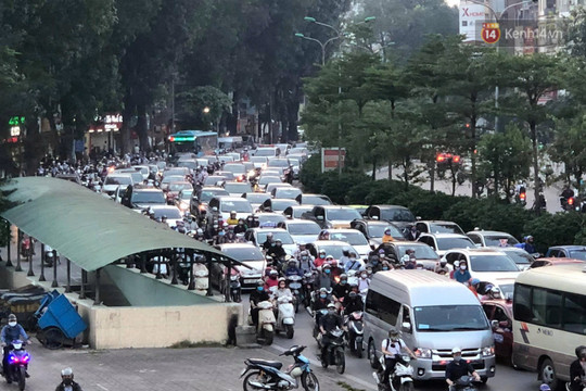 Từ 15/8, những người đi xe cá nhân để chở khách sẽ bị phạt đến 14.000.000 đồng