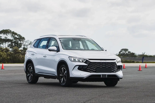 SUV PHEV nhà BYD lộ diện tại Hà Nội, chạy điện 110 km, từ trang bị đến giá dự kiến khiến CX-5 phải 'thở oxy'