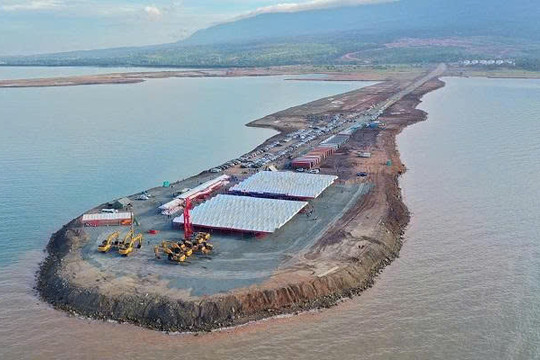 Sau sân bay lớn nhất cả nước, Campuchia 'mở đường' cho nhà thầu Trung Quốc tham gia loạt dự án cảng biển, đường thủy