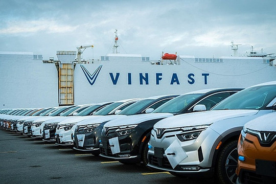 VinFast có 'trợ lực' mới tại thị trường ô tô lớn thứ ba thế giới, tăng tốc mở thêm hàng chục showroom