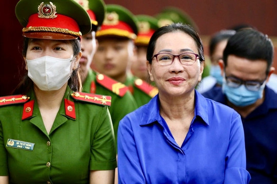 Bộ kim cương xa xỉ của bà Trương Mỹ Lan được đấu giá thành công, một cá nhân chi 25 tỷ đồng mua trọn