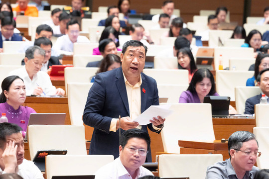 Đại biểu Quốc hội đề nghị cân nhắc sử dụng khái niệm ‘chung cư có thời hạn’