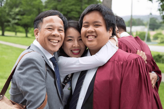 'Thần đồng' duy nhất của Việt Nam không học Thạc sĩ vẫn nhận học bổng Tiến sĩ từ 6 trường đại học, được cựu Tổng thống Barack Obama gửi thư chúc mừng