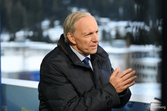Tỷ phú Ray Dalio: Khủng hoảng nợ Mỹ có thể xảy ra trong 3 năm, hãy đầu tư vào 2 loại tài sản này để ‘giữ tiền’