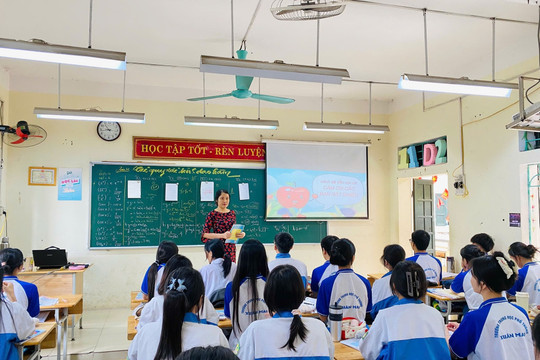 Mỗi giáo viên được nhận 31.875.000 đồng tiền thưởng cùng Huy hiệu, chi tiết ai thuộc nhóm đối tượng hưởng?