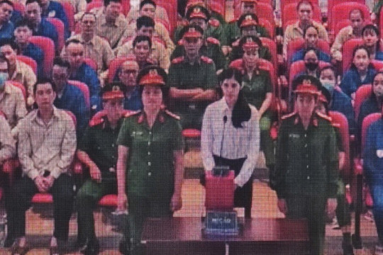 Người mẫu An Tây : ‘Là người của công chúng, sai lầm này của bị cáo càng đáng trách hơn’