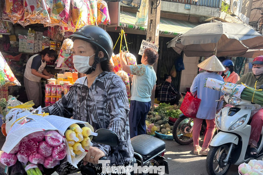 Thị trường rằm tháng Bảy: Đồ chay làm sẵn đắt như tôm tươi