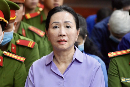 Tại trại giam, bà Trương Mỹ Lan liên tục nhận thông báo quan trọng về căn nhà 21,8 tỷ đồng