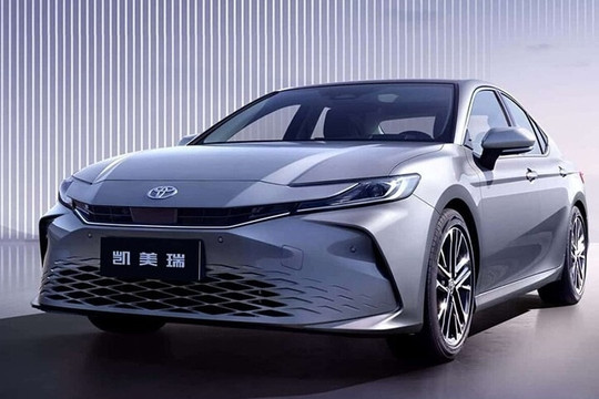 Toyota Camry 2026 trình làng giá từ 660 triệu đồng, ngoại thất giữ nguyên, nội thất bổ sung loạt tiện nghi, 3 phiên bản tùy chọn