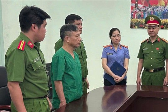 Khởi tố bác sĩ Tạ Minh Vương sinh năm 1992 cùng một Giám đốc bệnh viện