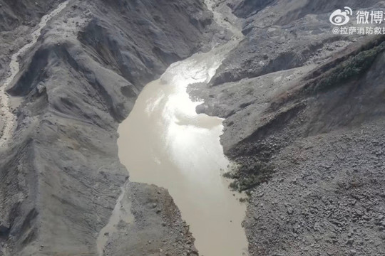 Ấn Độ cảnh giác với hàng ngàn hồ trên núi sau thảm hoạ ở Nepal